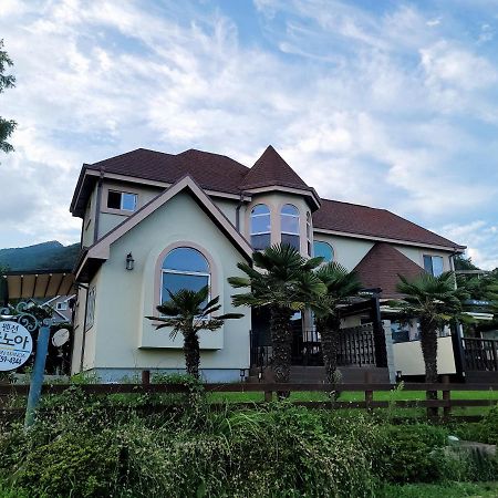 American Village Pension Manoa Намхэ Экстерьер фото