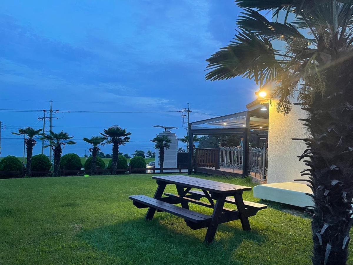 American Village Pension Manoa Намхэ Экстерьер фото