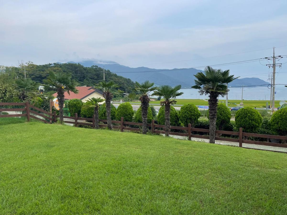 American Village Pension Manoa Намхэ Экстерьер фото