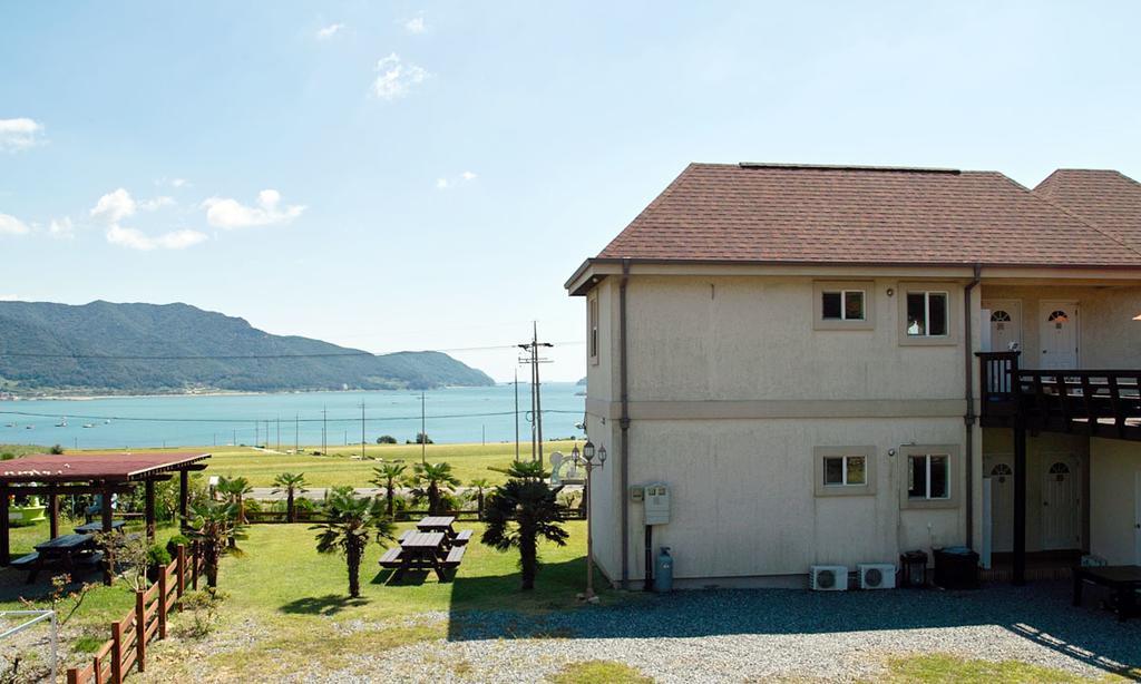 American Village Pension Manoa Намхэ Номер фото