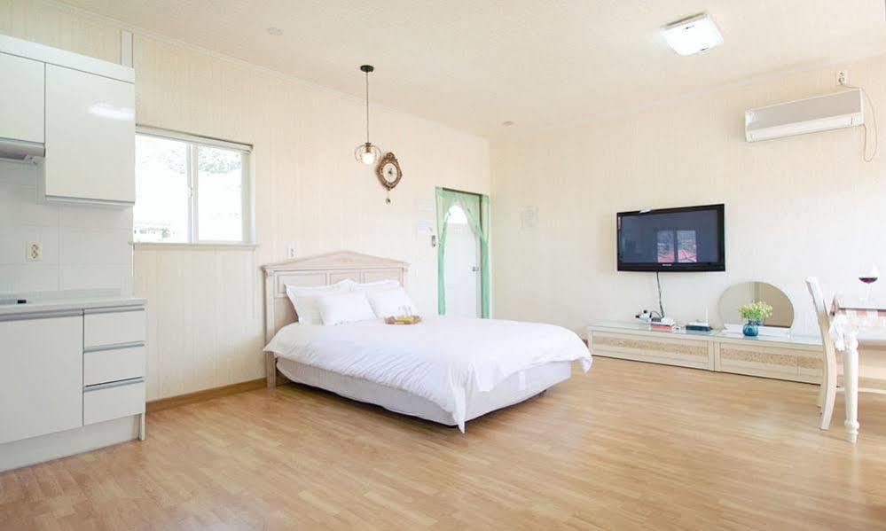 American Village Pension Manoa Намхэ Экстерьер фото